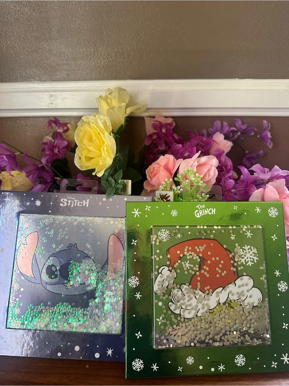 Disney Stitch & Grinch Glitter Eyeshadow Palette Set New